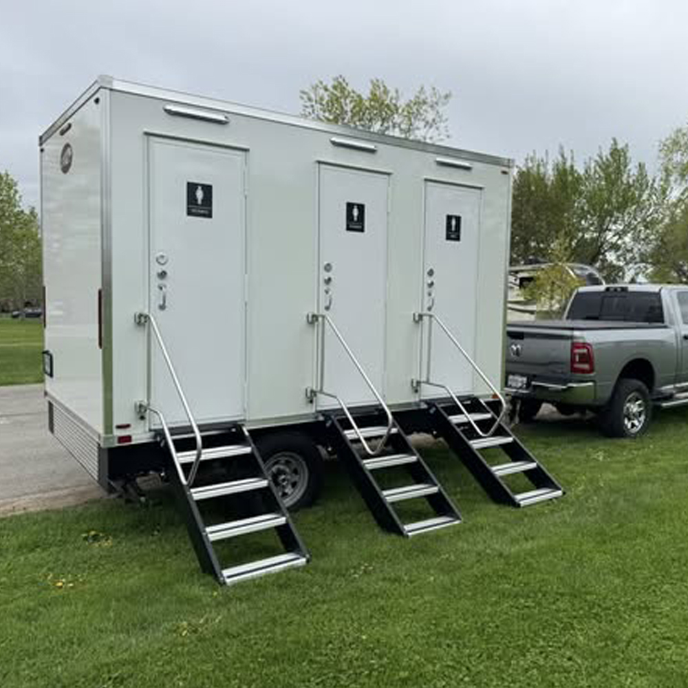 Mobile Toilet Trailer Luxury 3 - Outdoor Camping Rental ulasan dan harga